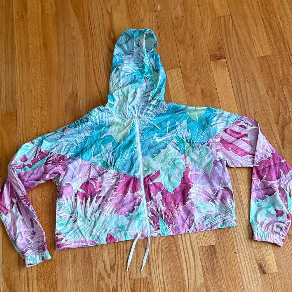 Nike  crop tropical pattern rain jacket with hood‎ size M